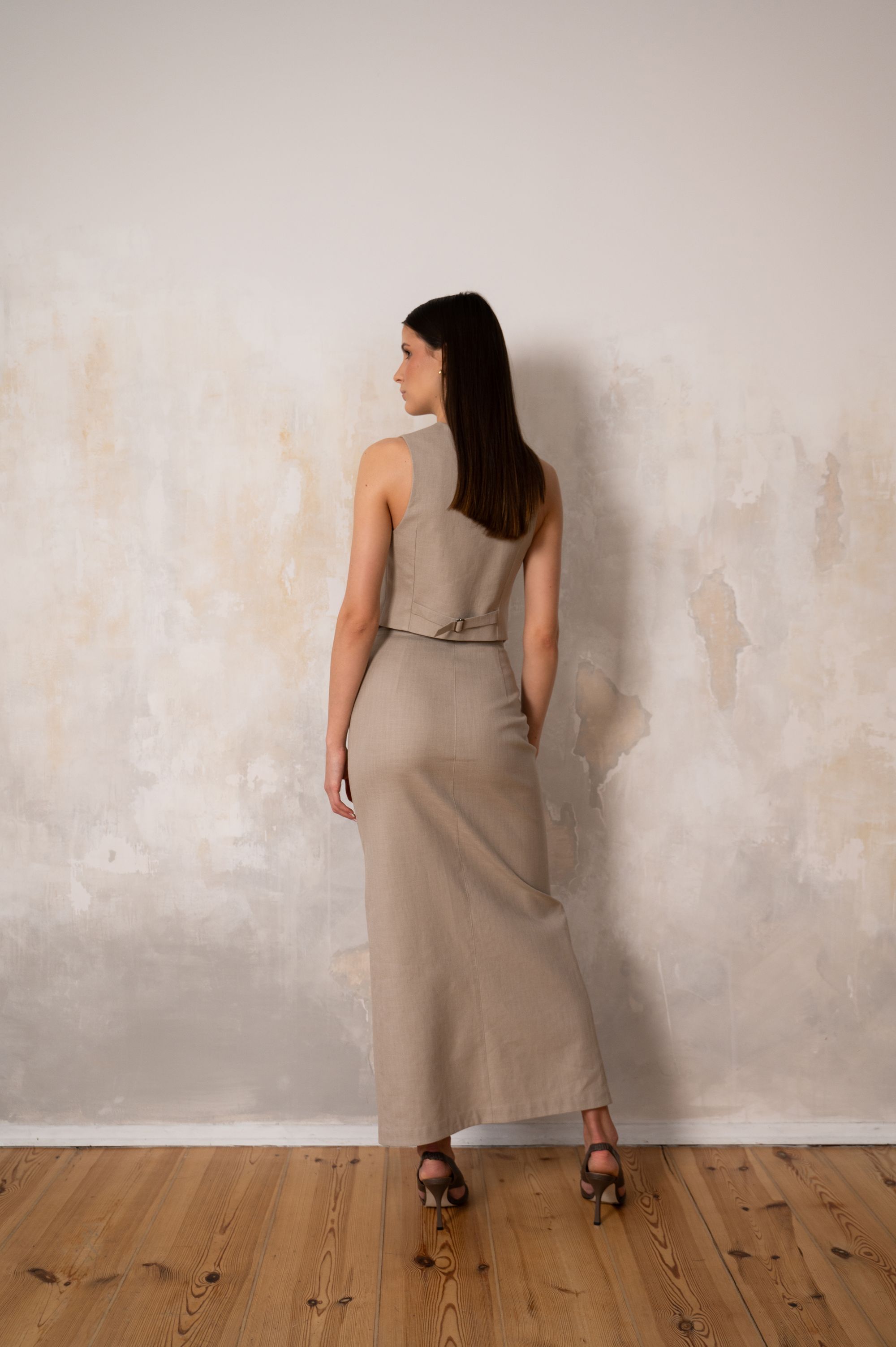 'Modern Elegance' skirt in beige