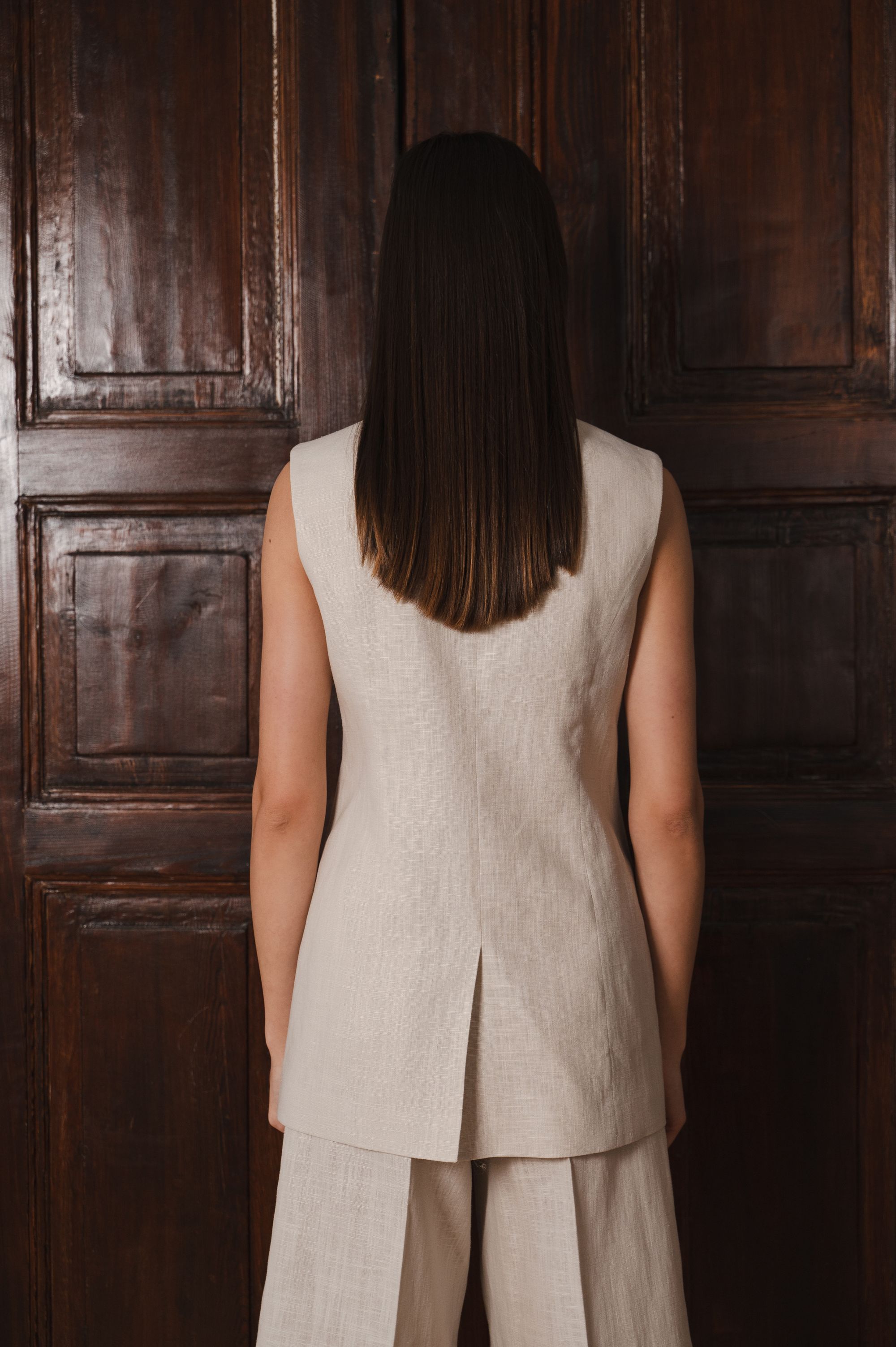 'City Vogue' vest in a natural color