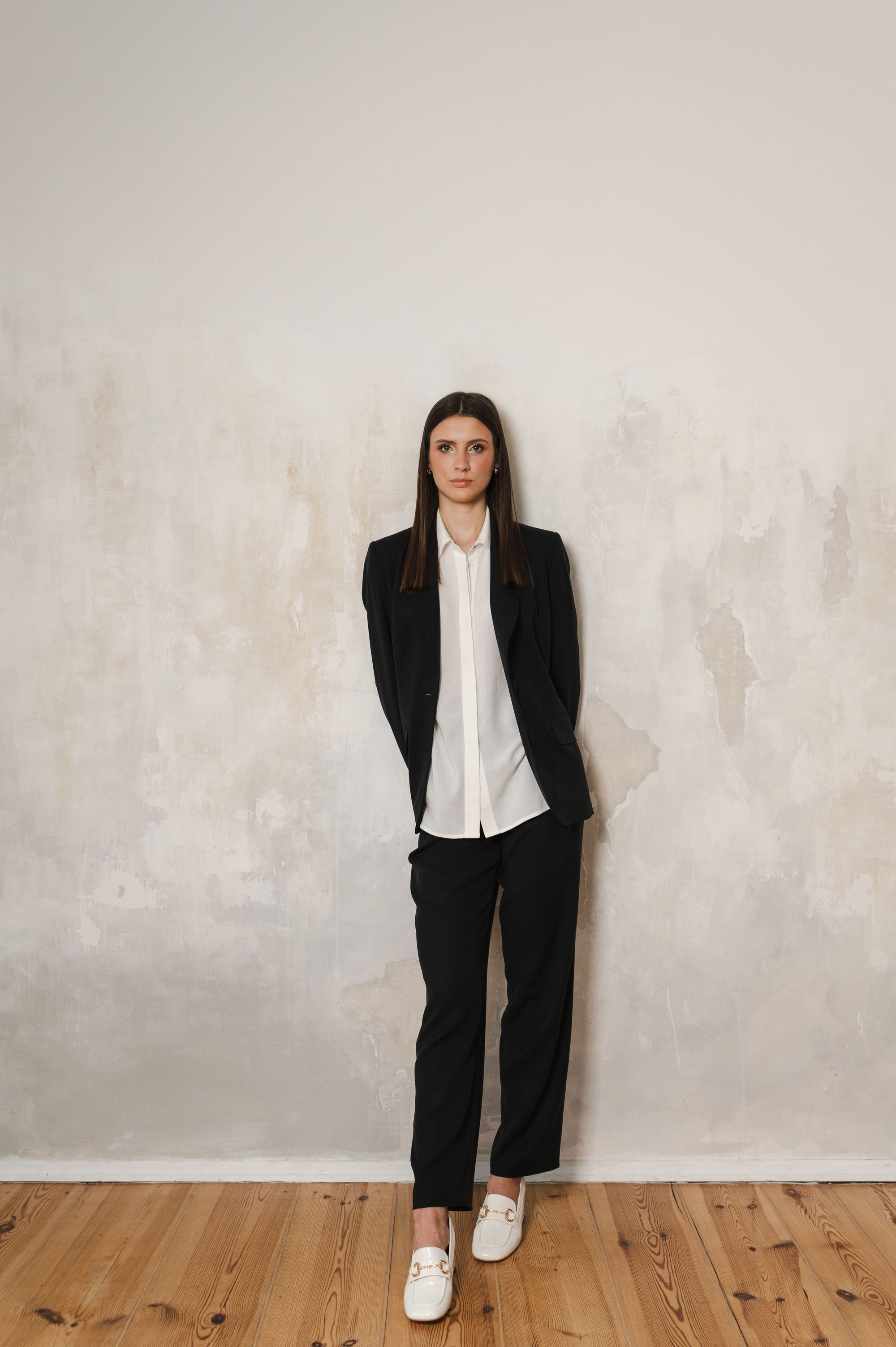 "Timeless Tailor" pants in black