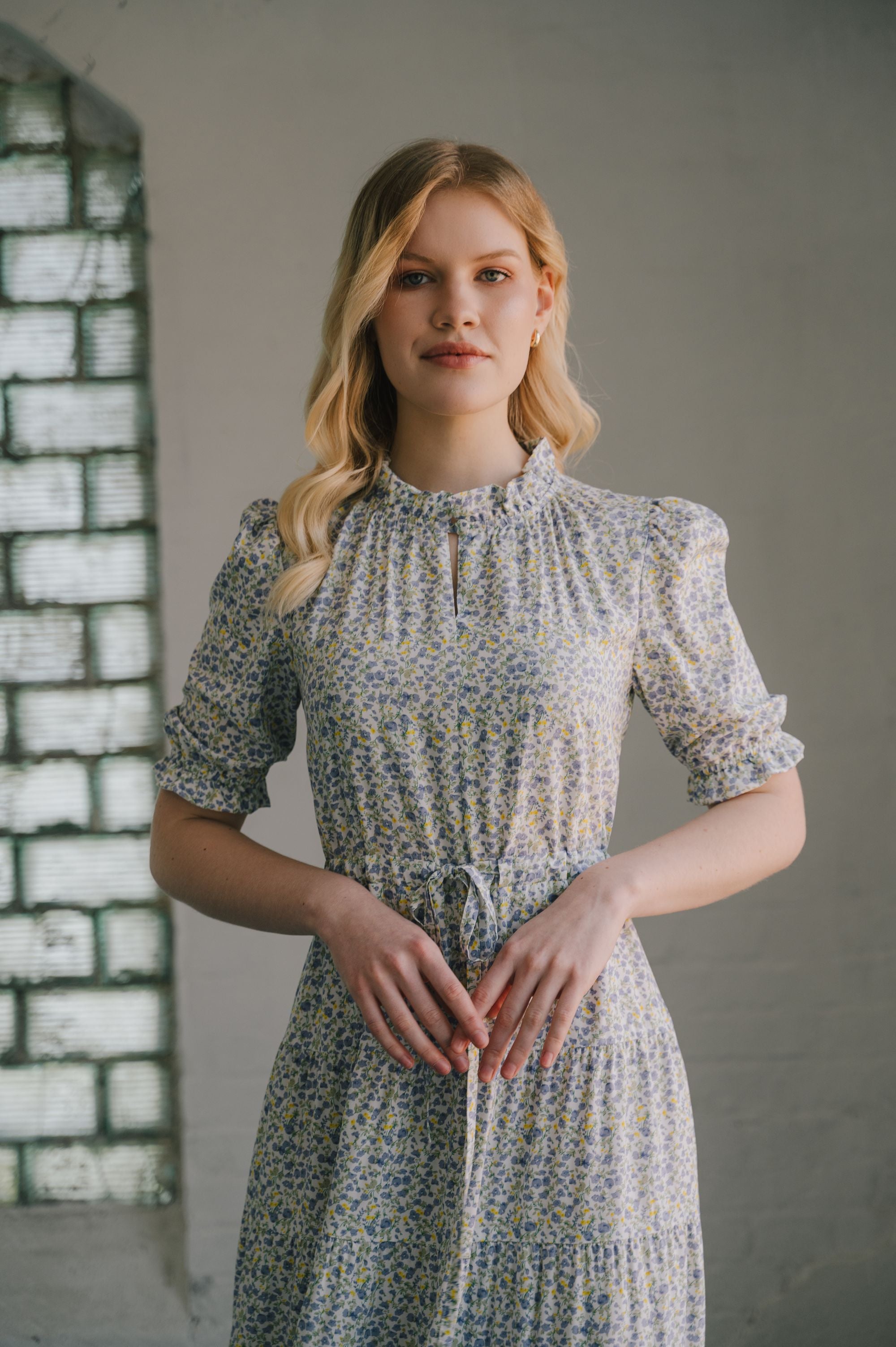 'Crisp Cotton Elegance' midi dress