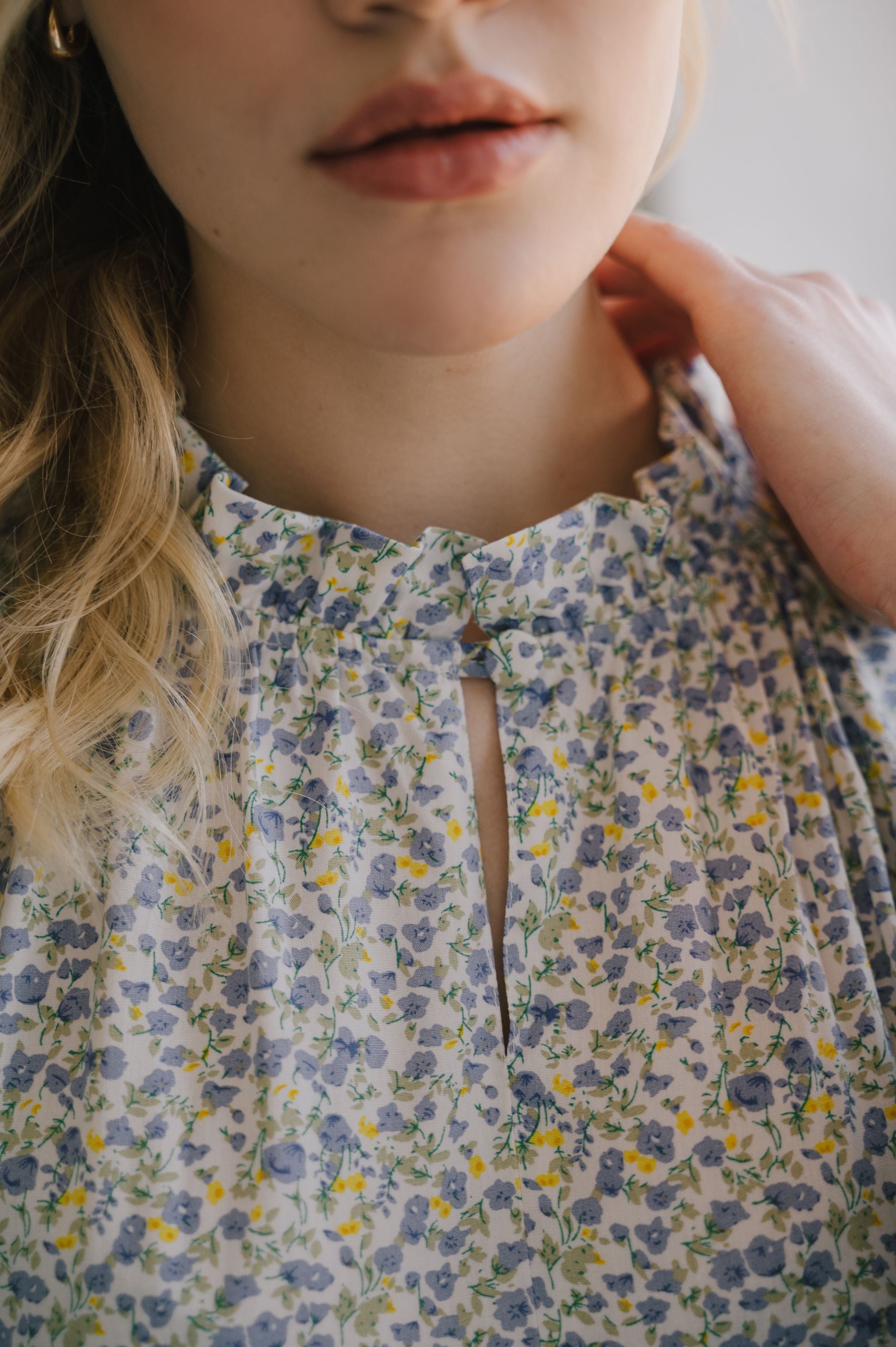 'Crisp Cotton Elegance' midi dress