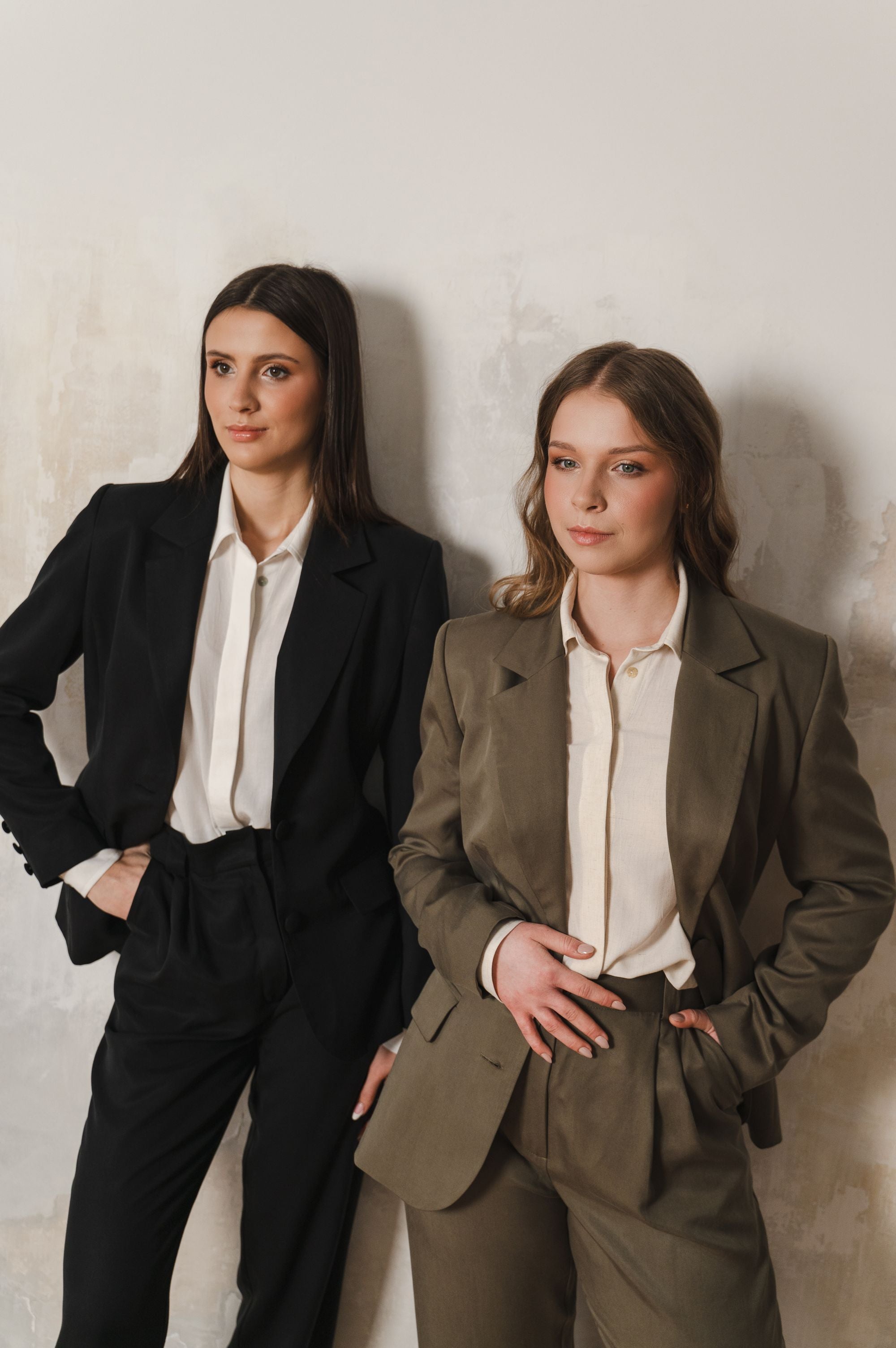 "Metropolitan Chic" blazer in khaki