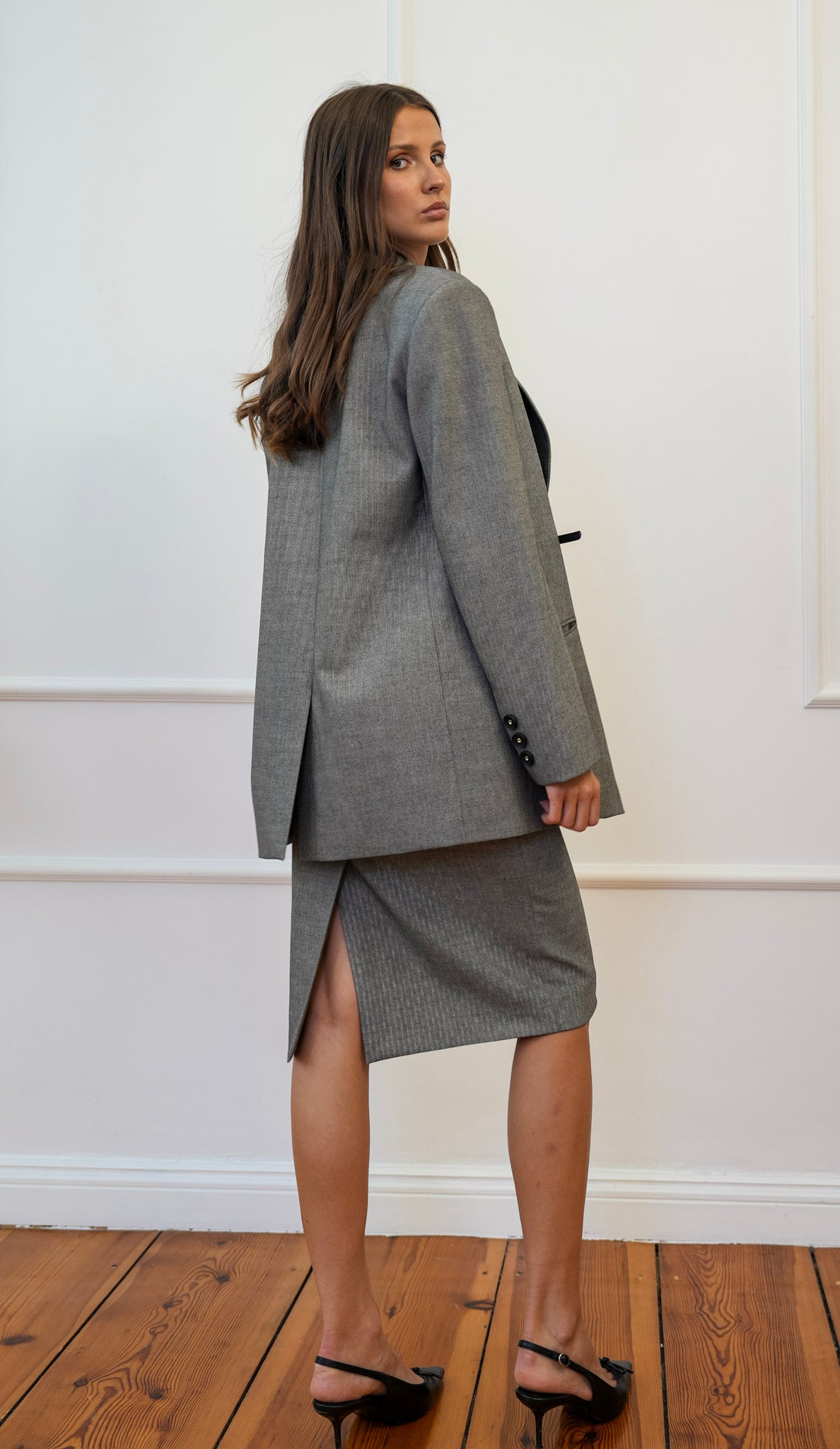 Sukienka 'Grey Pinstripe Sophistication'