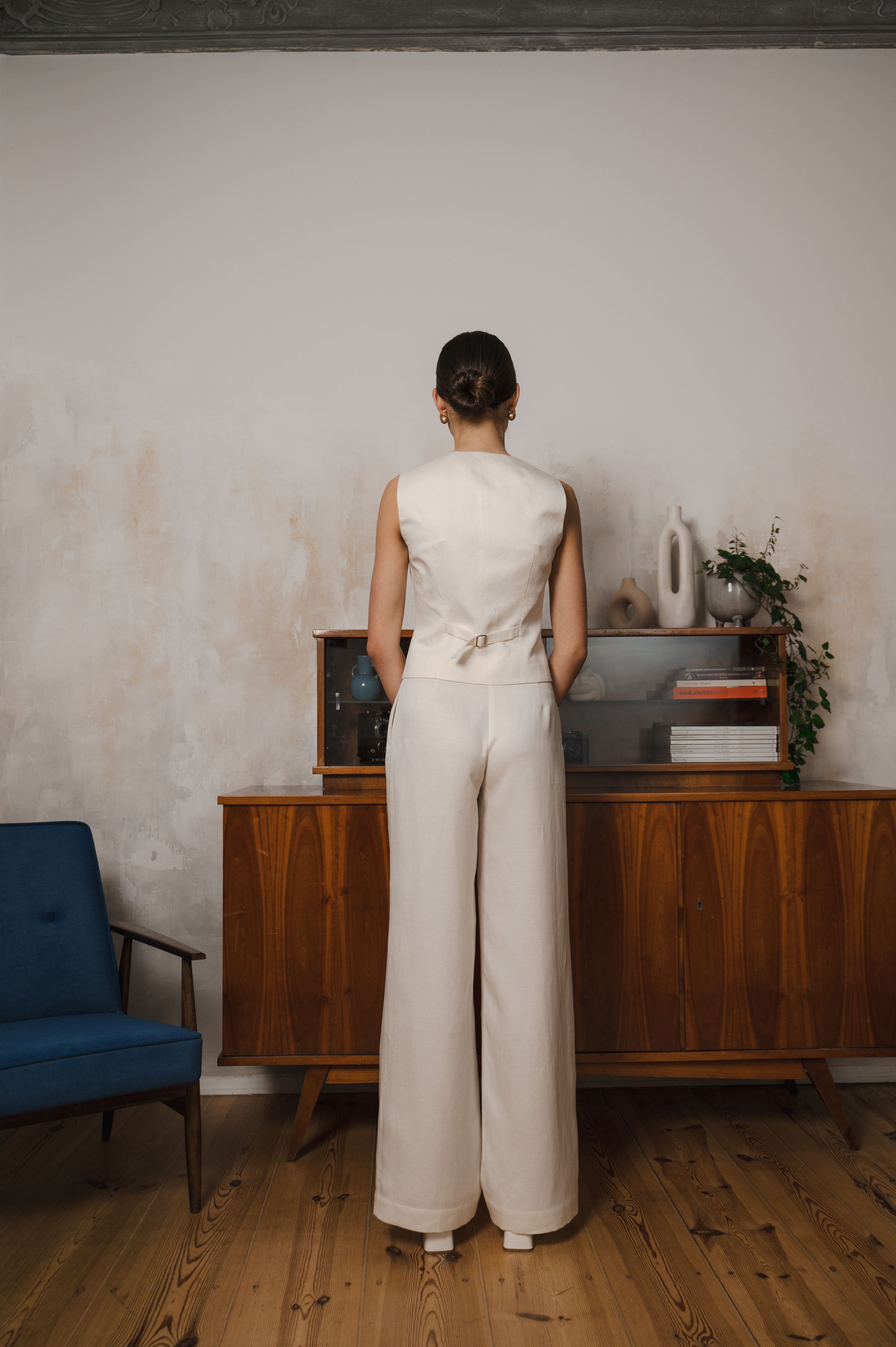 'Urban Chic' off-white trousers