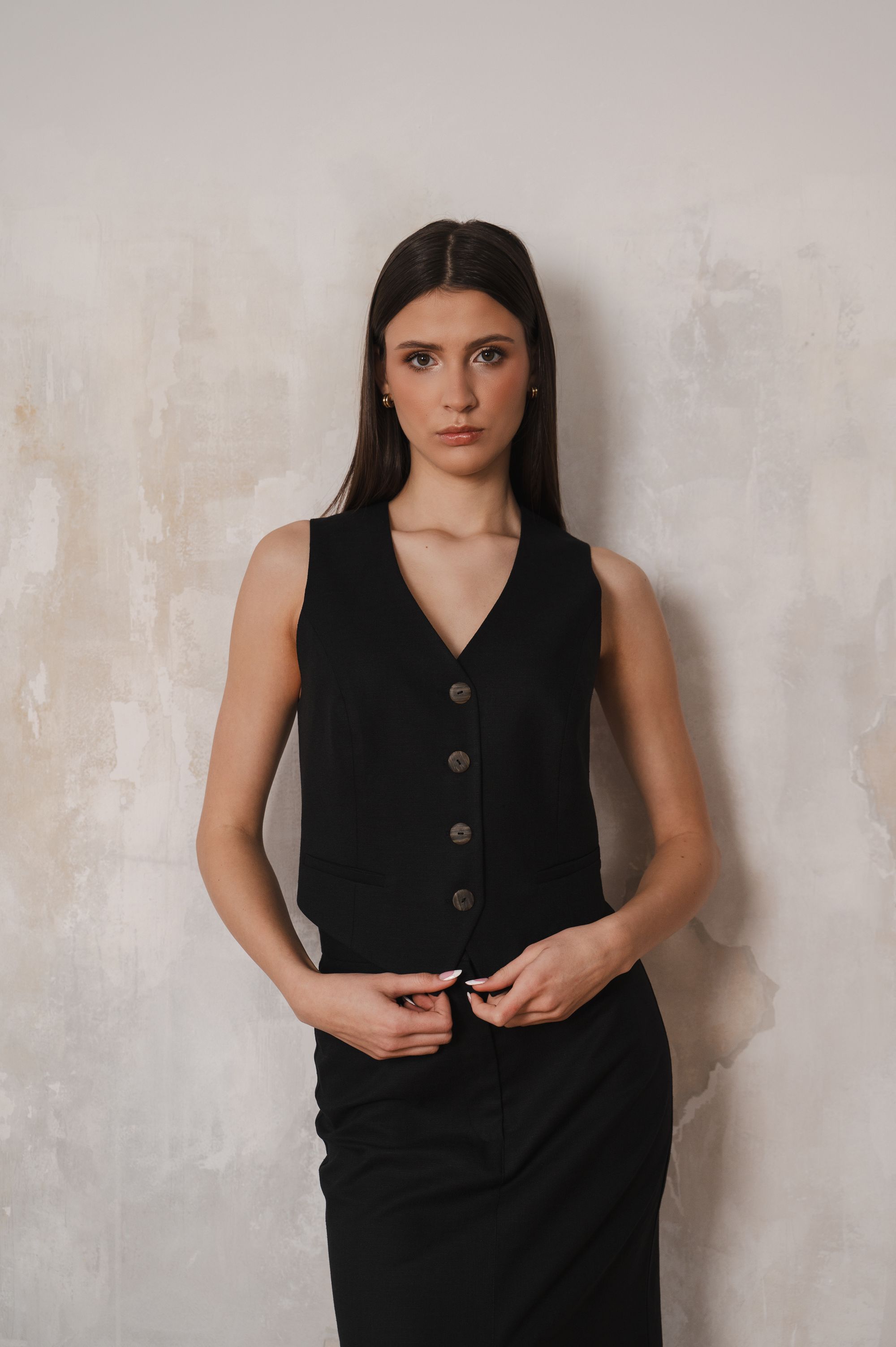 'Modern Elegance' vest in black