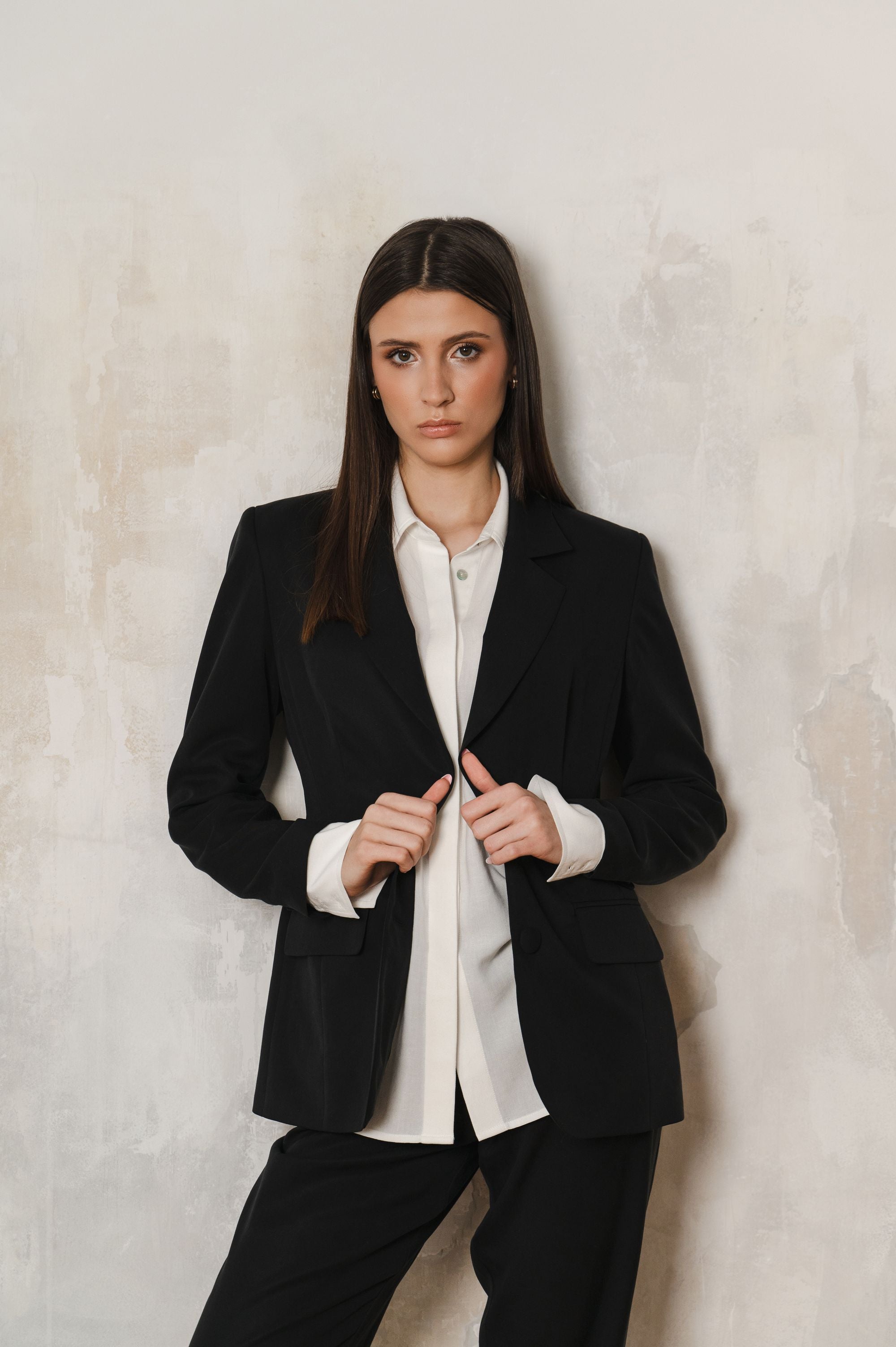 "Timeless Tailor" blazer in black