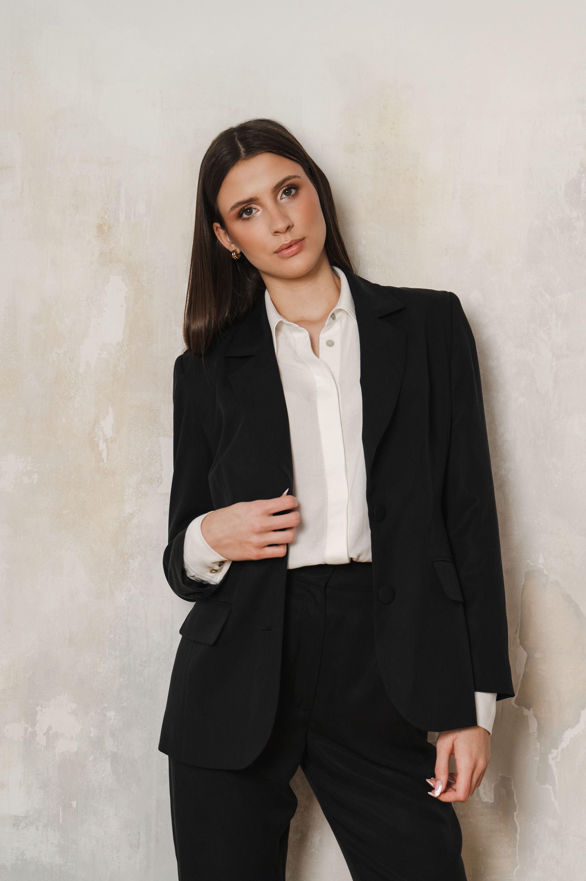 "Timeless Tailor" blazer in black