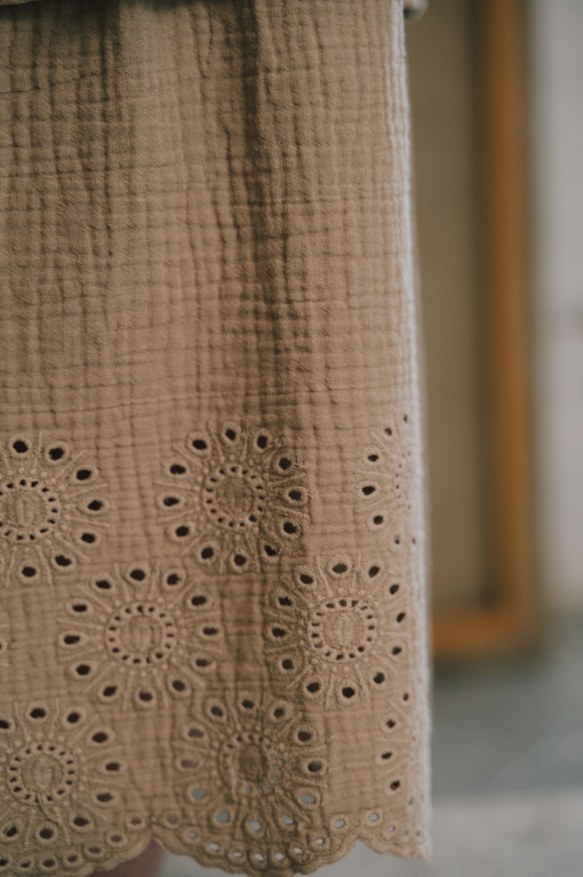 'Crisp Cotton Elegance' midi dress