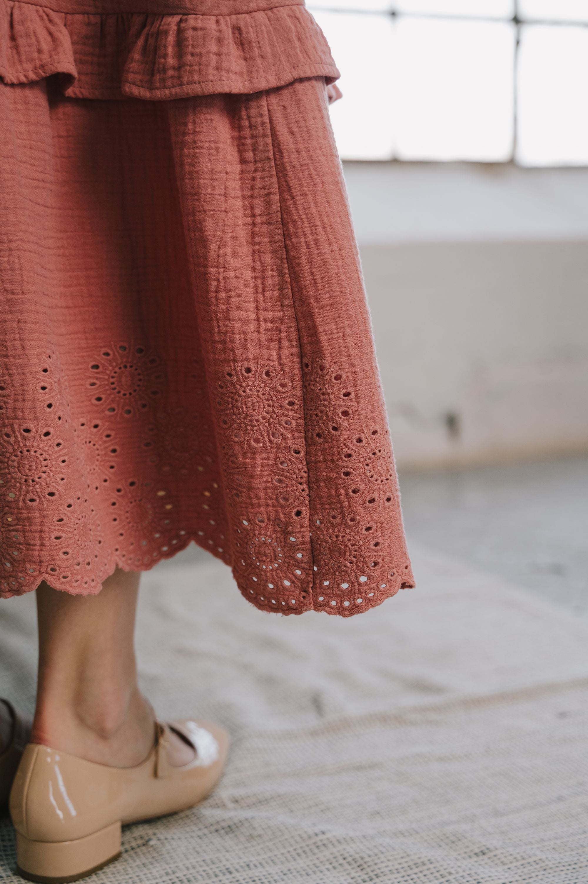 'Crisp Cotton Elegance' midi dress