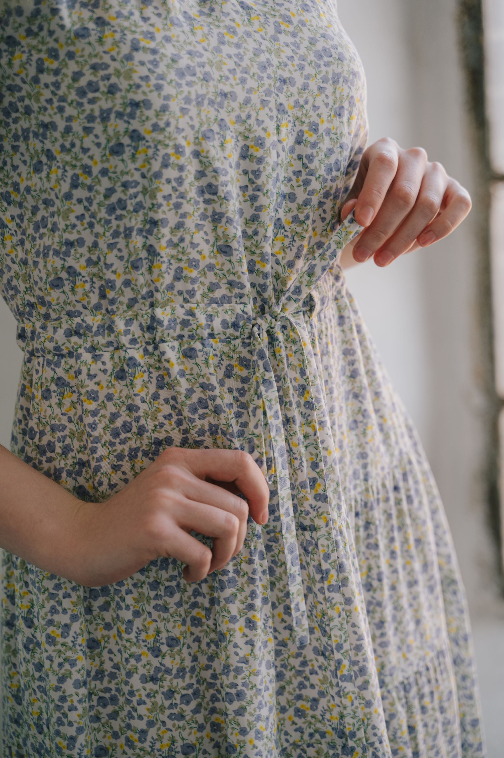 'Crisp Cotton Elegance' midi dress